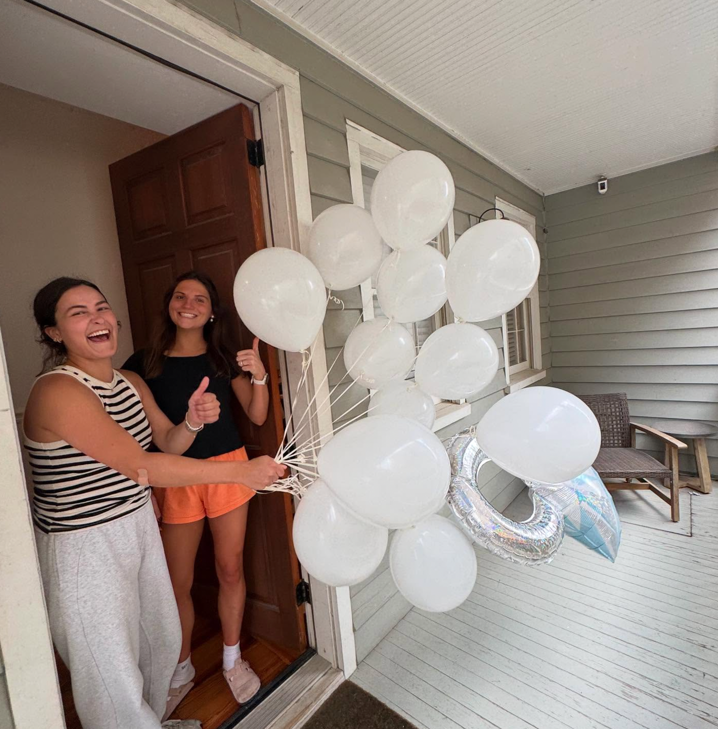 Small White Latex Balloon (11 Inch)